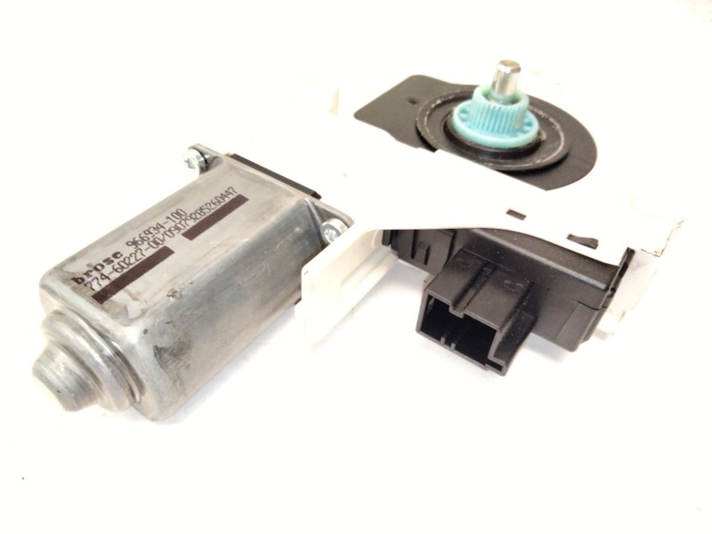 Recambio de motor elevalunas delantero derecho para skoda superb ii (3t4) 1.8 tsi 4x4 referencia OEM IAM 8K0959802  