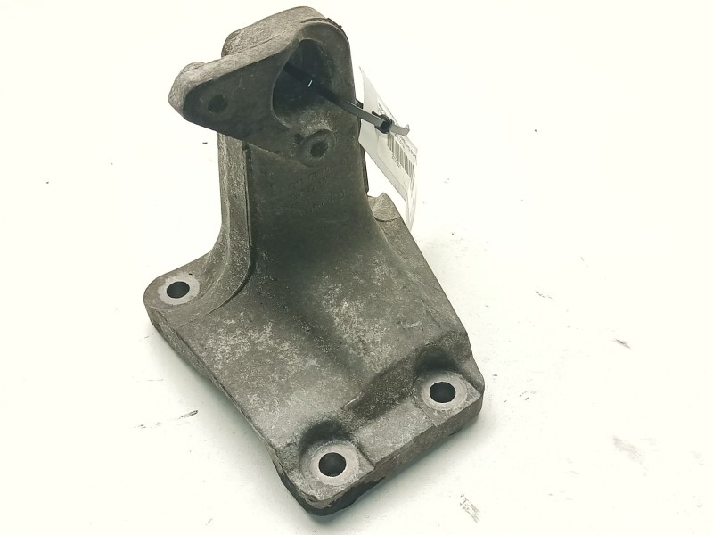Recambio de soporte motor derecho superior para bmw 1 (f21) 120 d referencia OEM IAM 22116788612  