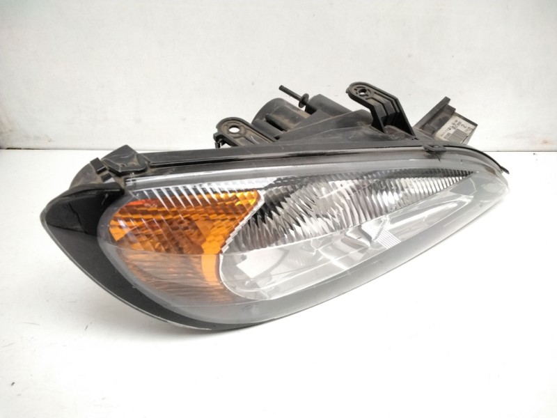 Recambio de faro derecho para nissan primera (p11) 1.8 16v referencia OEM IAM 260109F600  