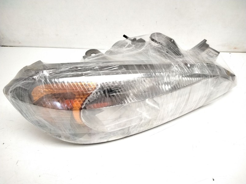 Recambio de faro derecho para nissan primera (p11) 1.8 16v referencia OEM IAM 260109F600  