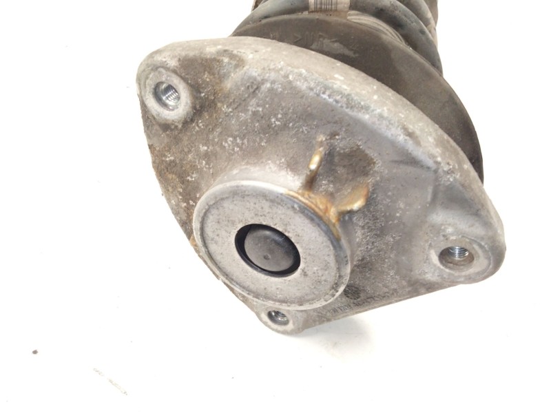 Recambio de amortiguador delantero derecho para mercedes-benz clase a (w176) a 180 (176.042) referencia OEM IAM A1763202838  