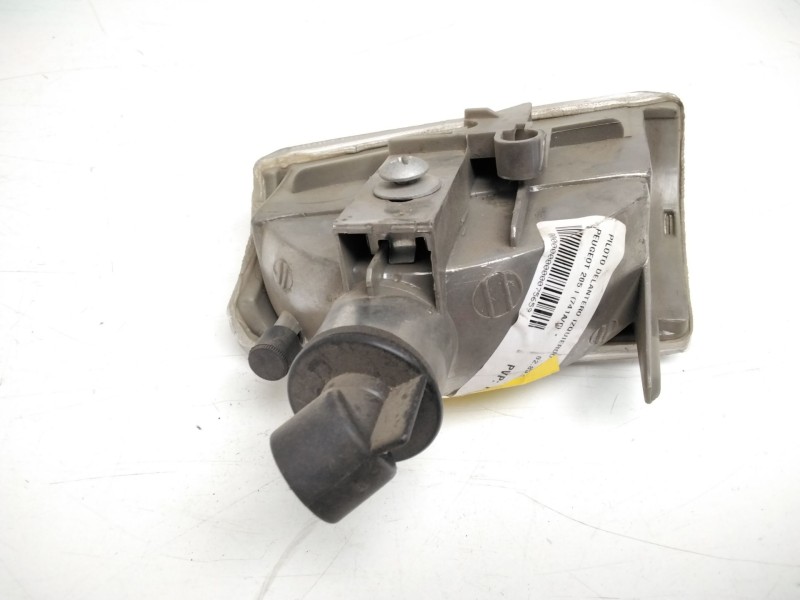 Recambio de piloto delantero izquierdo para peugeot 205 berlina referencia OEM IAM 015501506L  39011