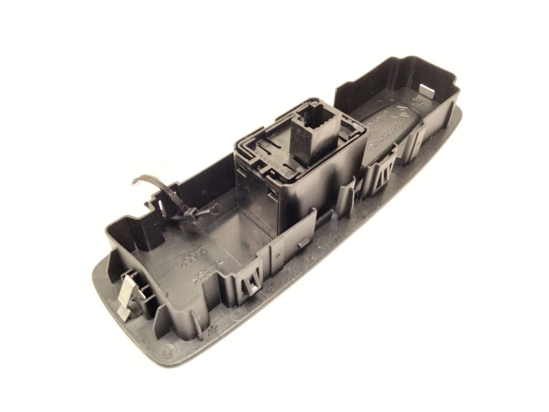 Recambio de mando elevalunas delantero derecho para renault megane iv sport tourer (k9a/m/n_) 1.2 tce 130 (k9mr) referencia OEM 