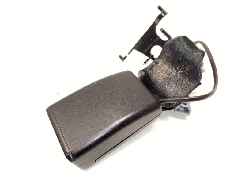 Recambio de enganche cinturon trasero derecho para renault megane iv sport tourer (k9a/m/n_) 1.2 tce 130 (k9mr) referencia OEM I