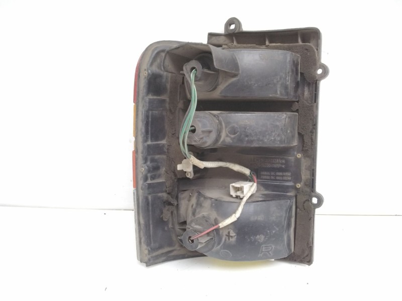 Recambio de piloto trasero derecho para nissan serena (c23m) referencia OEM IAM 265559C001  