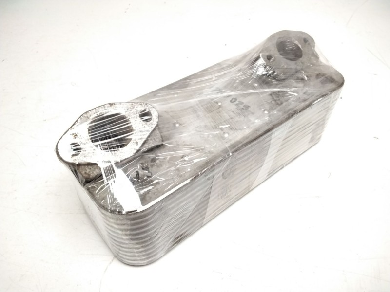Recambio de enfriador aceite motor para mercedes-benz actros referencia OEM IAM A5411800201  