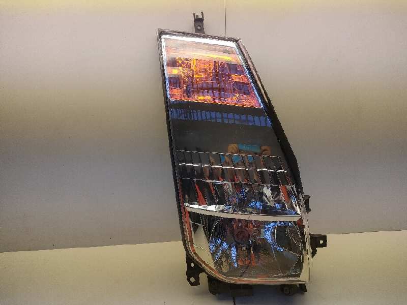 Recambio de faro derecho para nissan cabstar 110.45 referencia OEM IAM 89314261  26010BM500