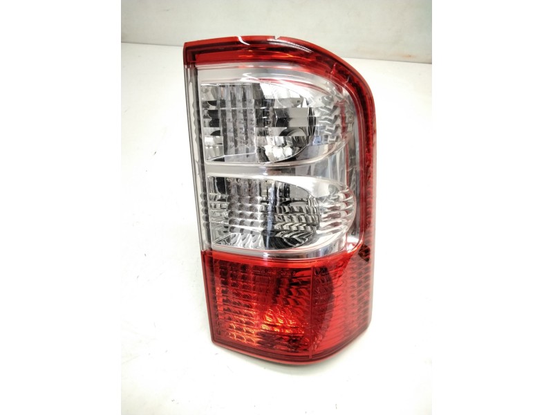 Recambio de piloto trasero derecho para nissan patrol gr v wagon (y61) 3.0 dti referencia OEM IAM 16522451  