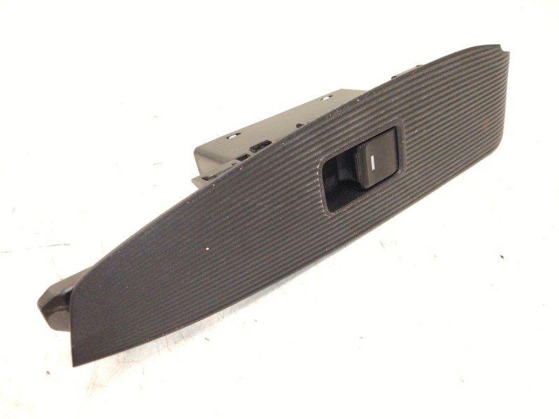 Recambio de mando elevalunas trasero izquierdo para mazda cx-5 (kf) 2.2 d referencia OEM IAM KD4766380  