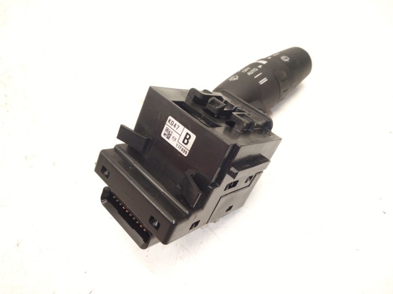 Recambio de mando limpia para mazda cx-5 (kf) 2.2 d referencia OEM IAM KD4717F899  