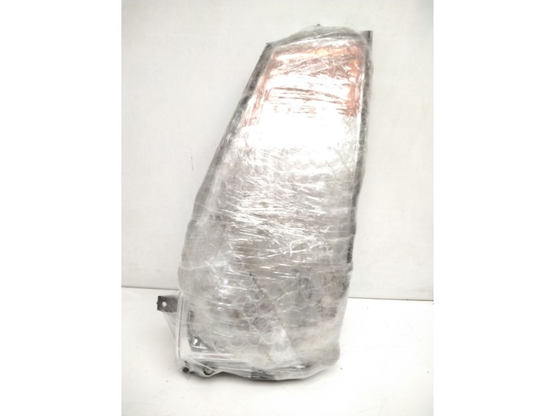 Recambio de faro izquierdo para nissan cabstar 110.45 referencia OEM IAM 89314251  26060BM500