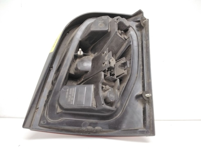 Recambio de piloto trasero izquierdo para nissan micra (k11) 1.3 16v cat referencia OEM IAM 265556F700  