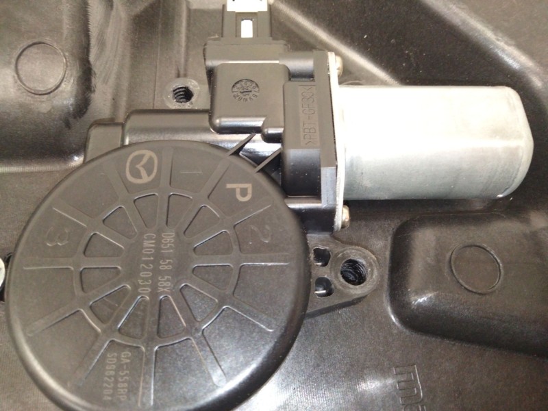 Recambio de elevalunas trasero derecho para mazda cx-5 (kf) 2.2 d referencia OEM IAM KD537297X  