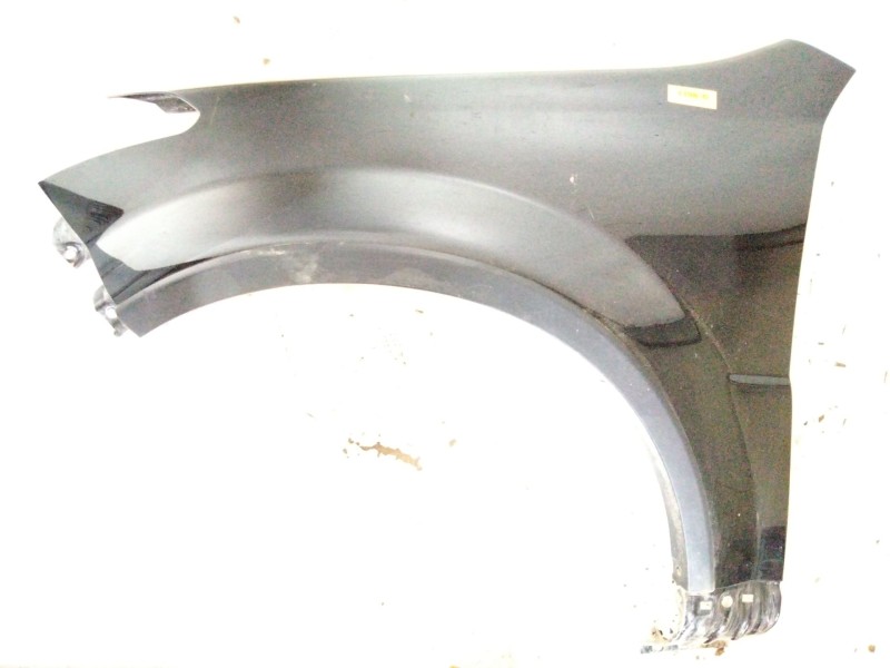 Recambio de aleta delantera izquierda para ssangyong rexton w / rexton 2.0 xdi referencia OEM IAM 5181108J01  