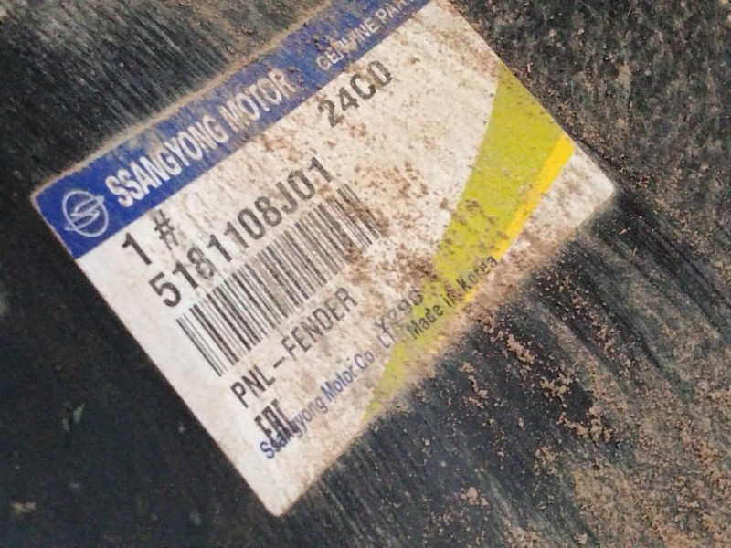 Recambio de aleta delantera izquierda para ssangyong rexton w / rexton 2.0 xdi referencia OEM IAM 5181108J01  