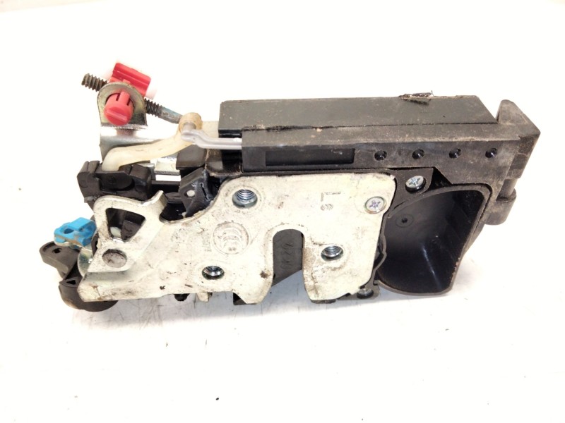 Recambio de cerradura puerta trasera izquierda para ssangyong rexton w / rexton 2.0 xdi referencia OEM IAM   