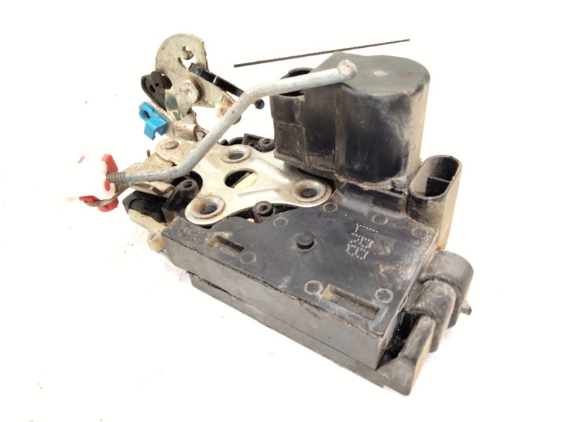 Recambio de cerradura puerta trasera izquierda para ssangyong rexton w / rexton 2.0 xdi referencia OEM IAM   