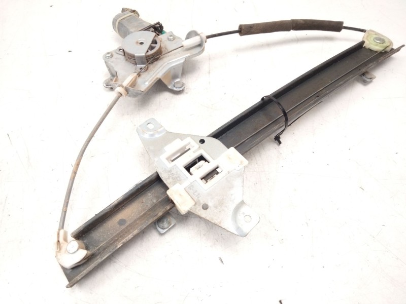 Recambio de elevalunas trasero izquierdo para ssangyong rexton w / rexton 2.0 xdi referencia OEM IAM 8810008002  