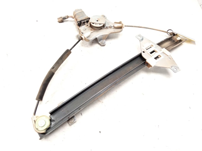 Recambio de elevalunas trasero derecho para ssangyong rexton w / rexton 2.0 xdi referencia OEM IAM 8810008012  