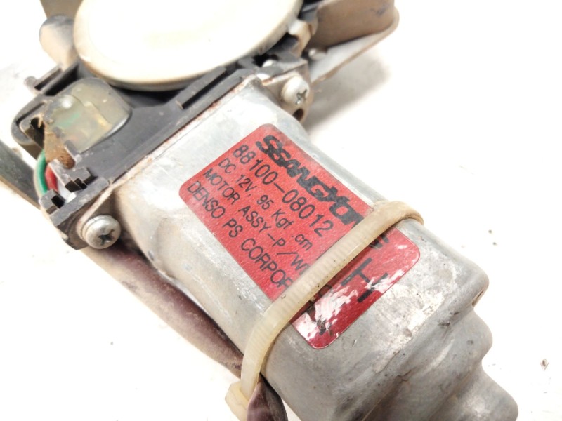 Recambio de elevalunas delantero derecho para ssangyong rexton w / rexton 2.0 xdi referencia OEM IAM 8810008012  