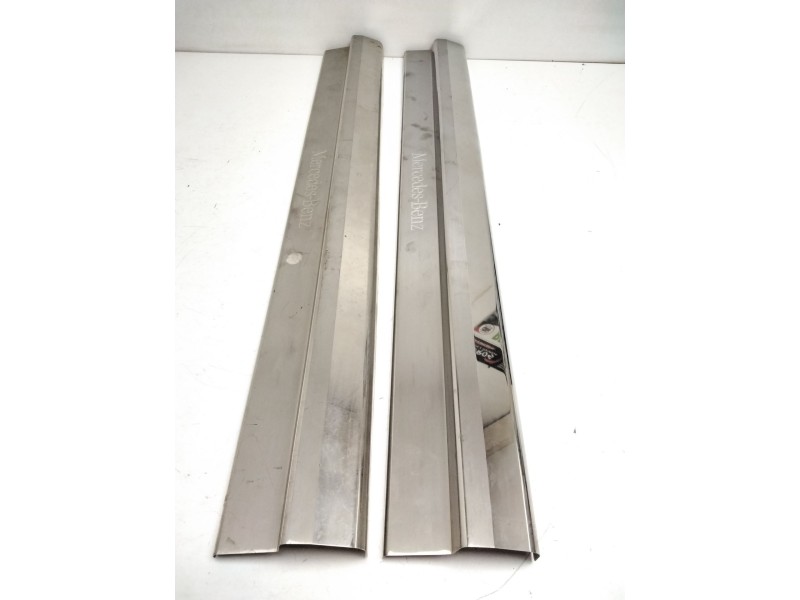 Recambio de moldura para mercedes-benz clase m (w163) ml 270 cdi (163.113) referencia OEM IAM CONJUNTODELANTERO  CROMADA