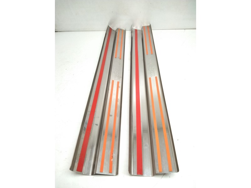 Recambio de moldura para mercedes-benz clase m (w163) ml 270 cdi (163.113) referencia OEM IAM CONJUNTODELANTERO  CROMADA