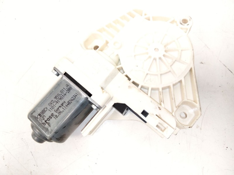 Recambio de motor elevalunas trasero derecho para volkswagen touareg (7la, 7l6, 7l7) 3.0 v6 tdi referencia OEM IAM 8K0859811  