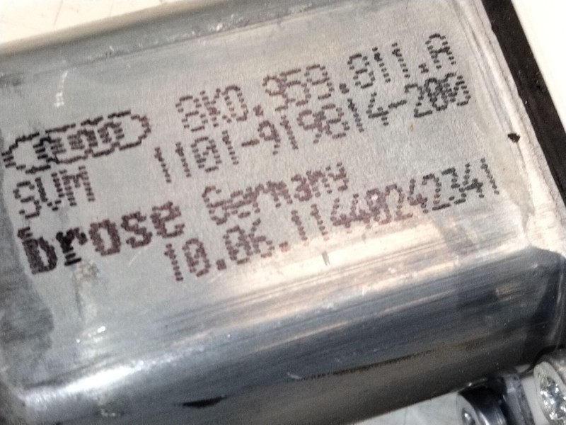 Recambio de motor elevalunas trasero derecho para volkswagen touareg (7la, 7l6, 7l7) 3.0 v6 tdi referencia OEM IAM 8K0859811  