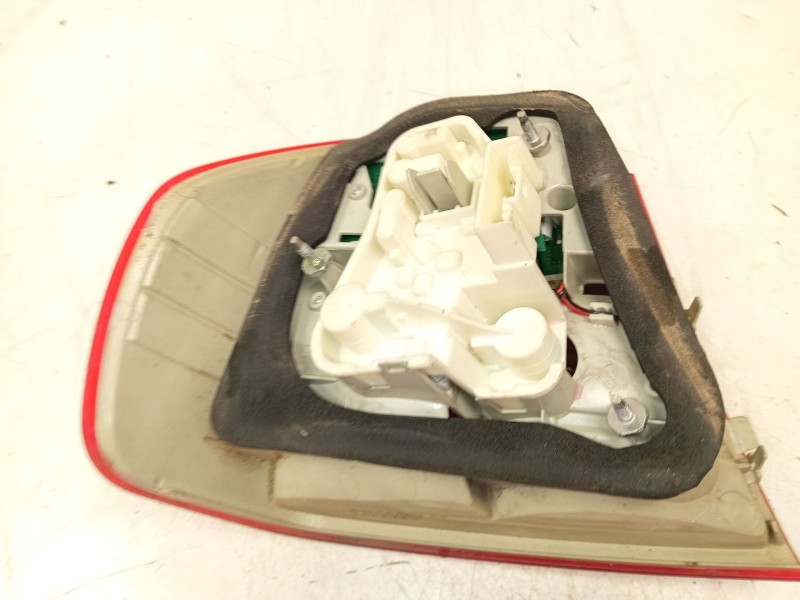 Recambio de piloto trasero derecho para bmw 3 (e90) 318 d referencia OEM IAM 4871732  