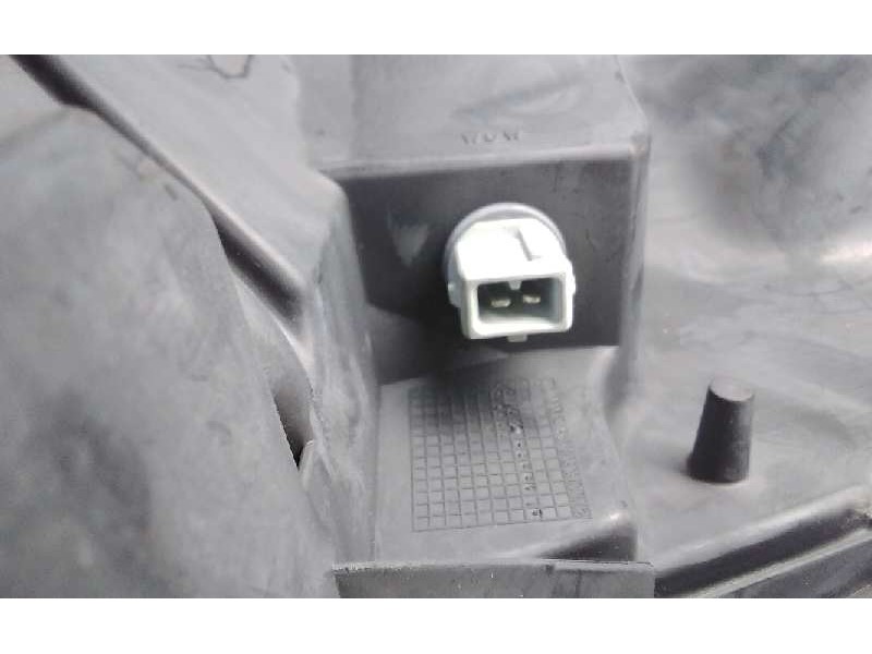 Recambio de faro izquierdo para renault maxity referencia OEM IAM 89314231 26060MB400 