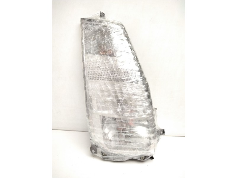 Recambio de faro derecho para renault maxity referencia OEM IAM 89317221 26010MB50A 