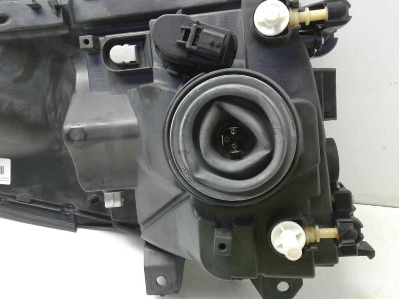 Recambio de faro derecho para renault maxity referencia OEM IAM 89317201 26010MB40A 