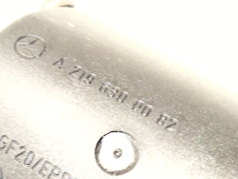 Recambio de tapa exterior combustible para mercedes-benz cls (c218) cls 350 cdi / d (218.323) referencia OEM IAM A2196300082  