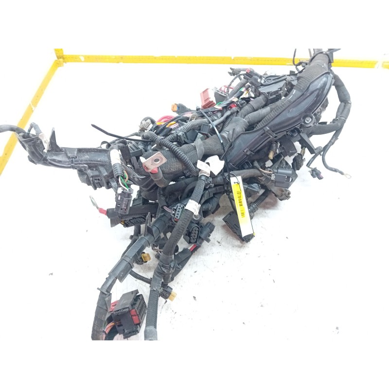 Recambio de instalacion electricidad motor para renault grand scénic iv (r9_) 1.3 tce 140 referencia OEM IAM 240116321S  