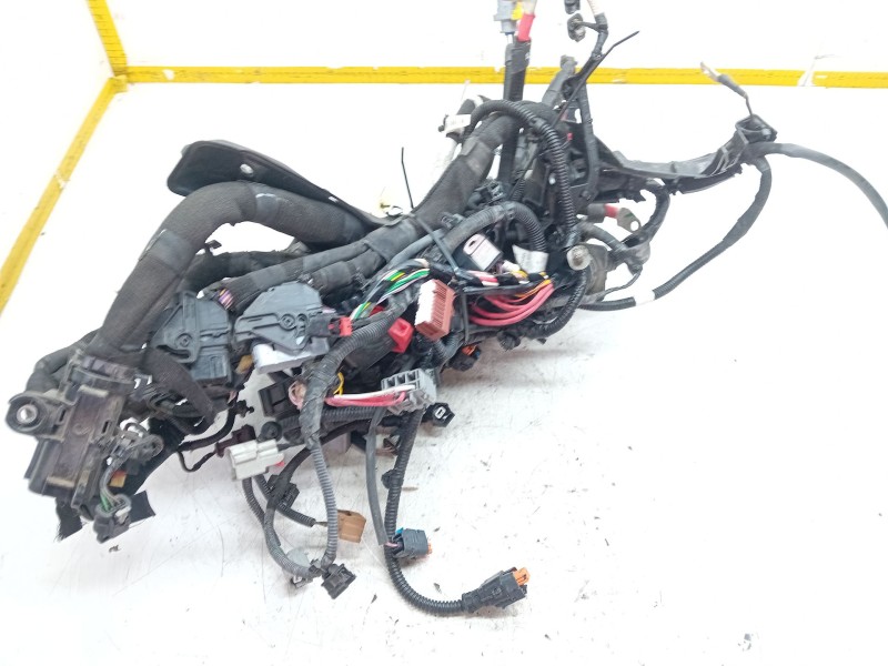 Recambio de instalacion electricidad motor para renault grand scénic iv (r9_) 1.3 tce 140 referencia OEM IAM 240116321S  