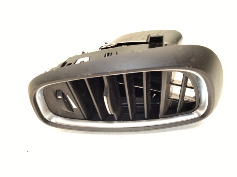 Recambio de aireador izquierdo para renault grand scénic iv (r9_) 1.3 tce 140 referencia OEM IAM 68761220R  