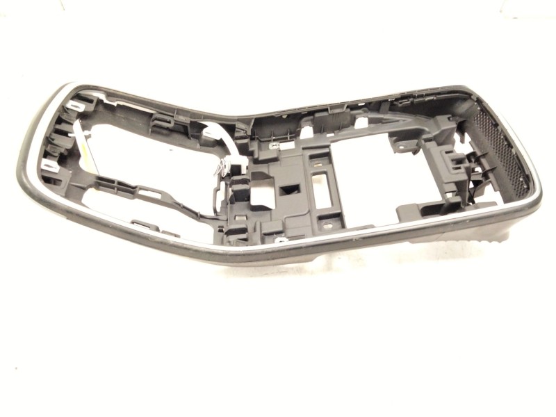 Recambio de moldura para renault grand scénic iv (r9_) 1.3 tce 140 referencia OEM IAM 682604036R  