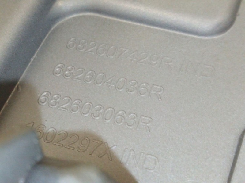 Recambio de moldura para renault grand scénic iv (r9_) 1.3 tce 140 referencia OEM IAM 682604036R  