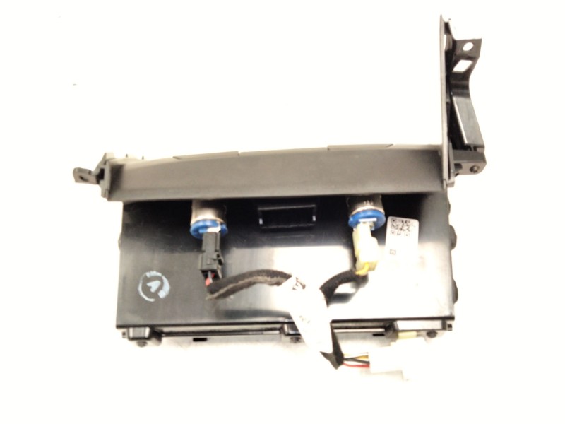 Recambio de cenicero para kia ceed (cd) 1.6 crdi 136 referencia OEM IAM 84681J7000  