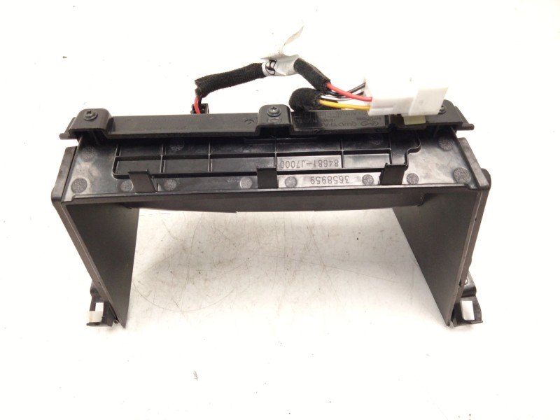 Recambio de cenicero para kia ceed (cd) 1.6 crdi 136 referencia OEM IAM 84681J7000  