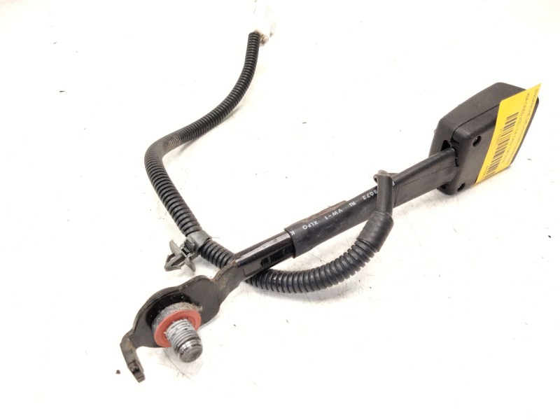 Recambio de enganche delantero derecho para kia ceed (cd) 1.6 crdi 136 referencia OEM IAM 88840J7000  