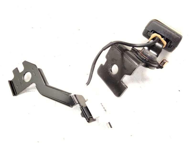 Recambio de enganche cinturon trasero derecho para kia ceed (cd) 1.6 crdi 136 referencia OEM IAM   