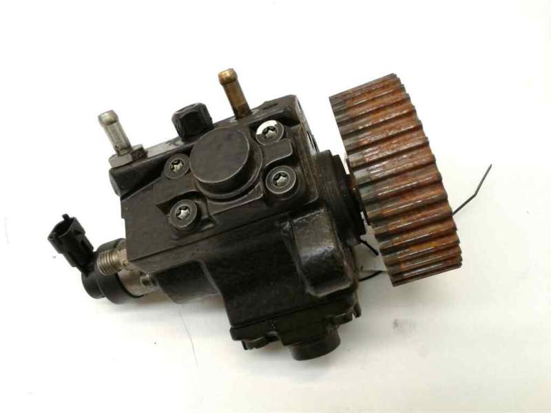 Recambio de bomba inyeccion para opel insignia berlina edition referencia OEM IAM 0445010193 55571005 