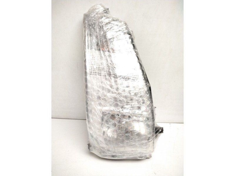 Recambio de faro derecho para renault maxity referencia OEM IAM 89317221 26010MB50A 