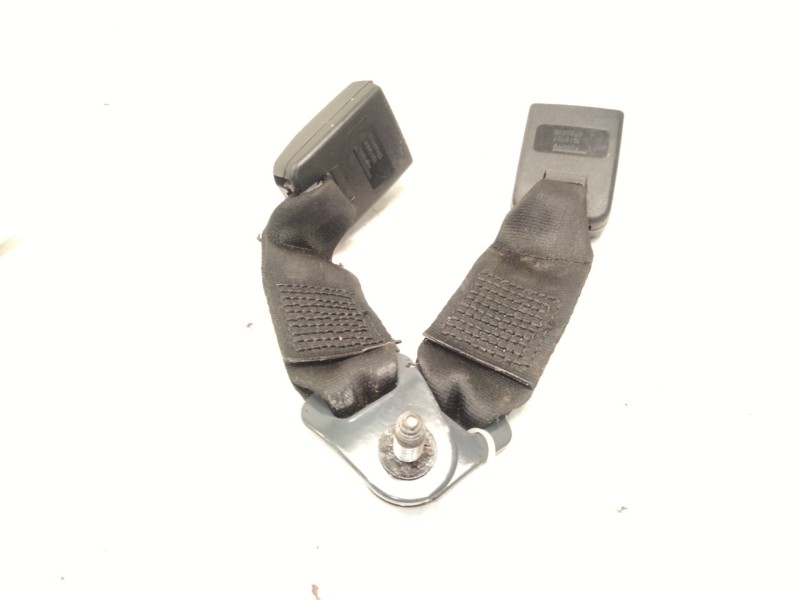 Recambio de enganche cinturon trasero derecho para dacia sandero 1.4 (bs0c, bs0a, bs0g, bs1f, bs0e) referencia OEM IAM   
