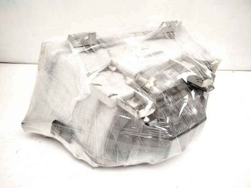 Recambio de faro derecho para mercedes-benz vario (tw2) bm 668 / 670 referencia OEM IAM 6708200661 1AH007774-02 