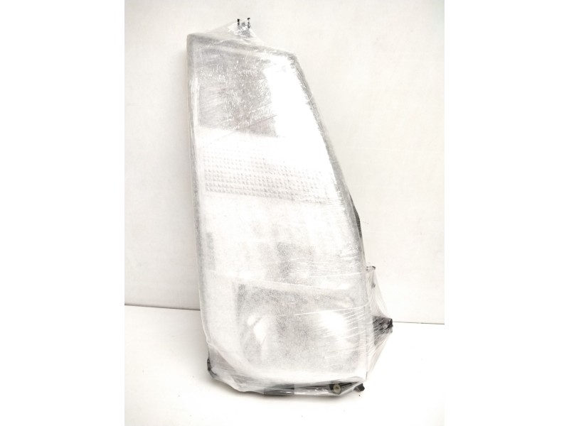 Recambio de faro derecho para renault maxity referencia OEM IAM 89317221  