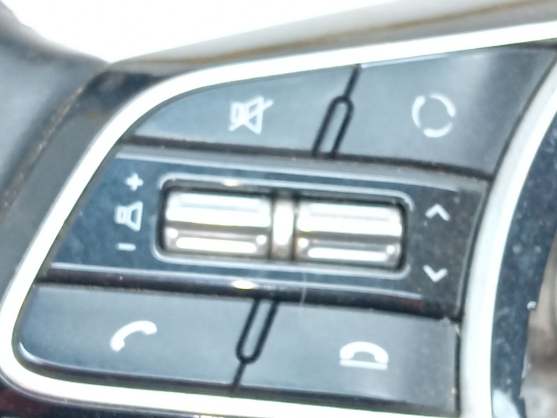 Recambio de volante para kia ceed (cd) 1.6 crdi 136 referencia OEM IAM 56100J7610CEP  