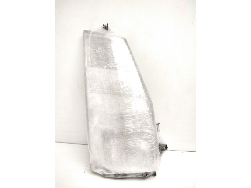 Recambio de faro derecho para renault maxity referencia OEM IAM 89317201  