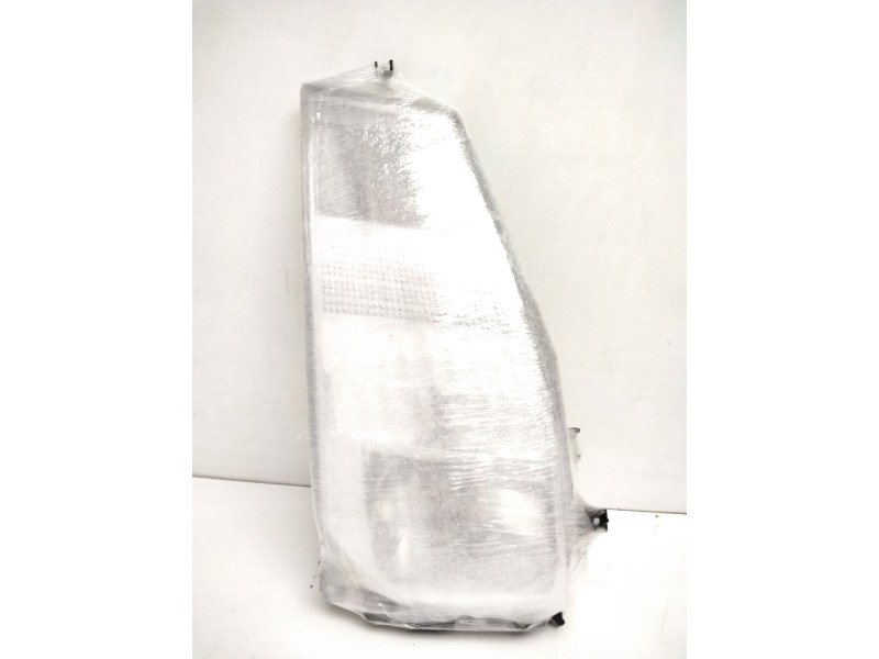 Recambio de faro derecho para renault maxity referencia OEM IAM 89317201  